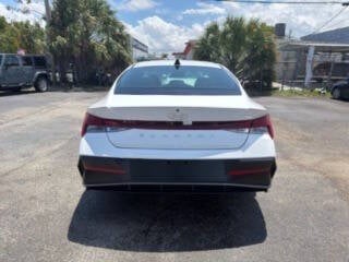 2025 Hyundai Elantra SEL Convenience 4dr Sedan