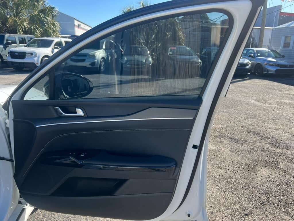 2025 Kia K5 GT Line AWD 4dr Sedan