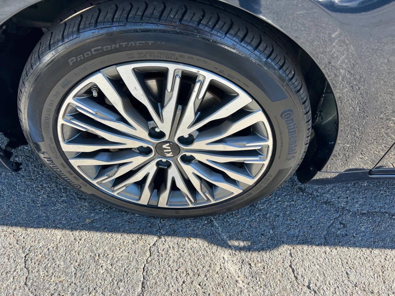 2020 Kia Cadenza Limited 4dr Sedan