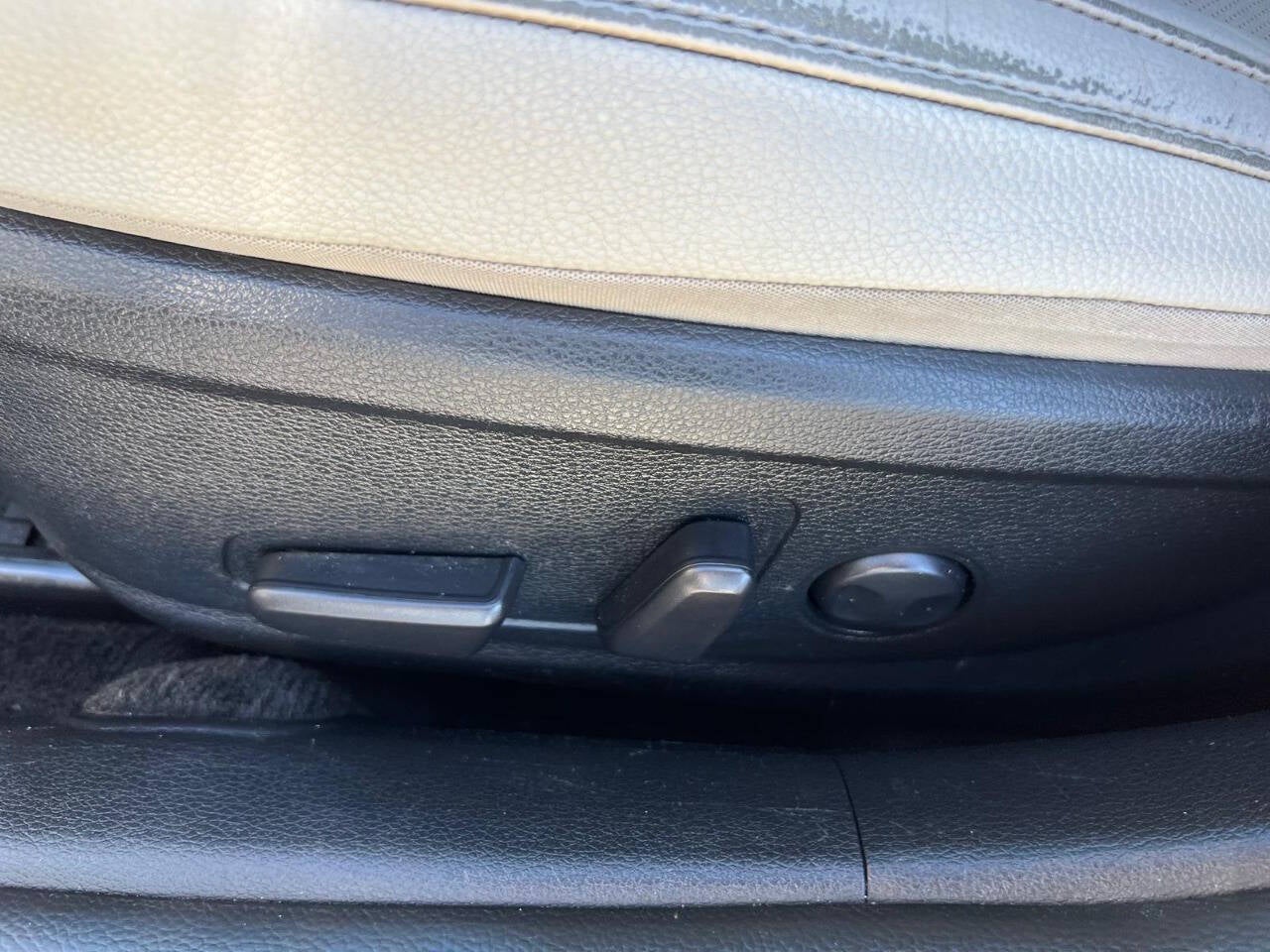 2020 Kia Cadenza Limited 4dr Sedan