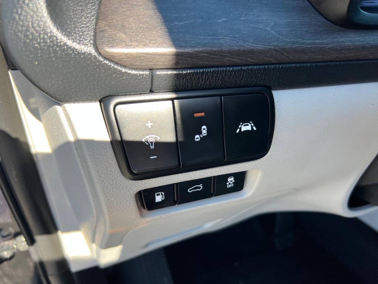 2020 Kia Cadenza Limited 4dr Sedan