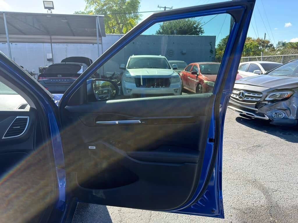 2022 Kia Seltos SX AWD 4dr SUV