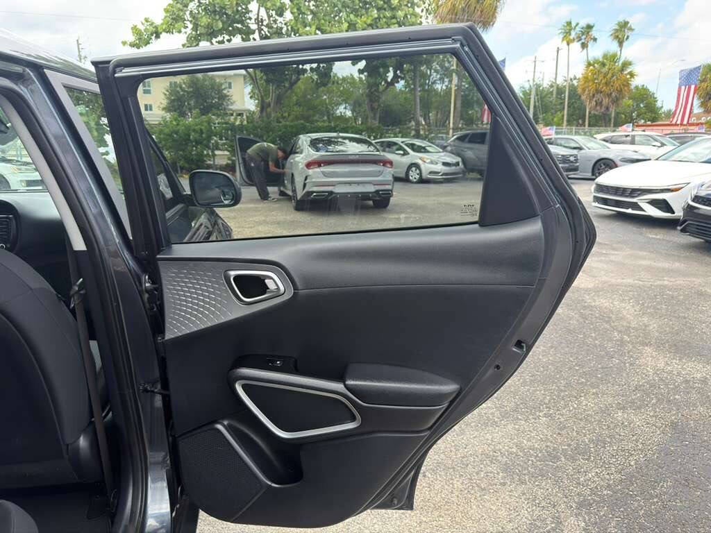 2023 Kia Soul LX 4dr Crossover