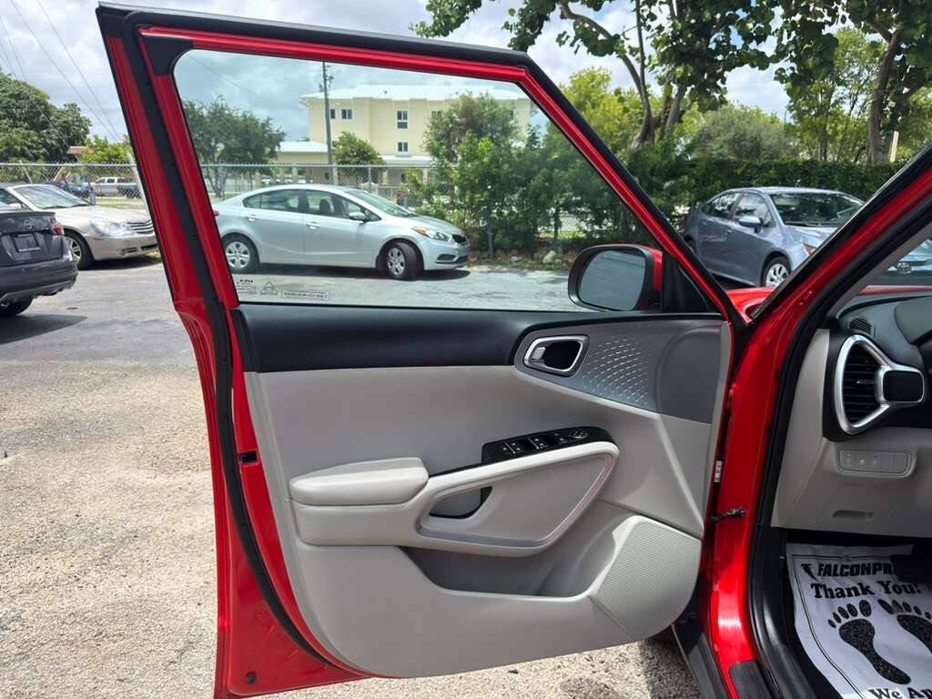 2025 Kia Soul LX 4dr Crossover