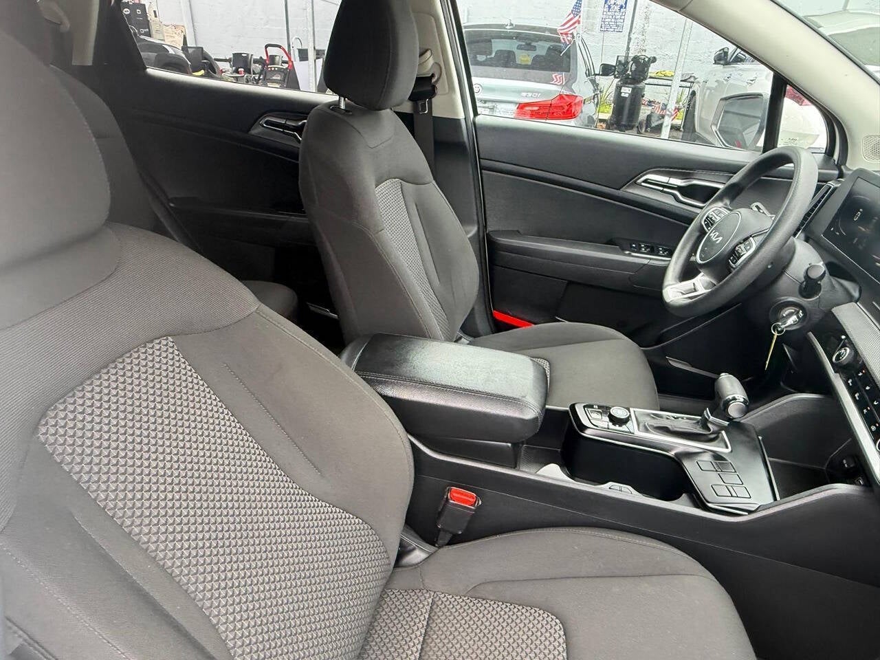 2025 Kia Sportage LX 4dr SUV
