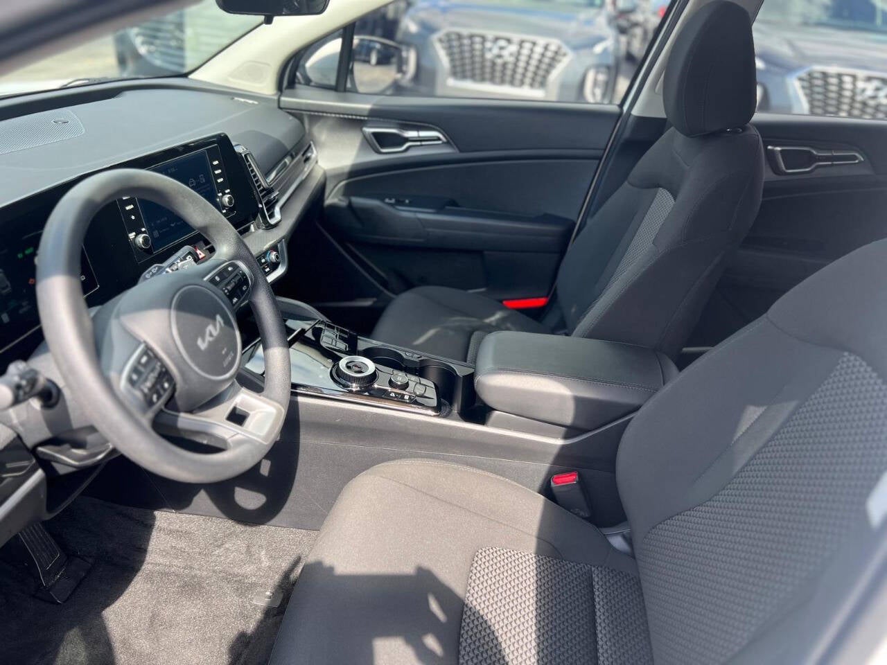 2024 Kia Sportage Hybrid LX 4dr SUV