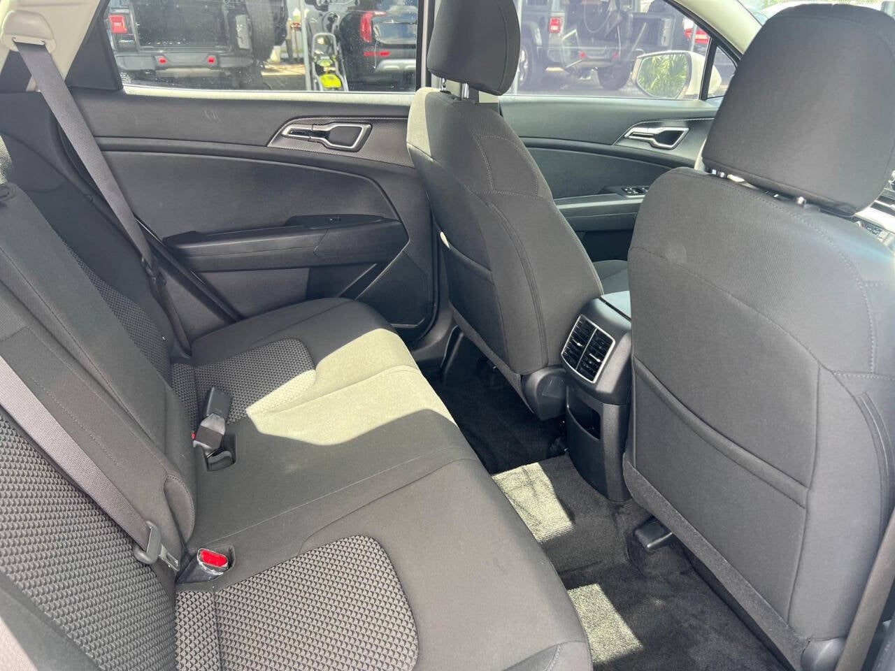 2024 Kia Sportage Hybrid LX 4dr SUV