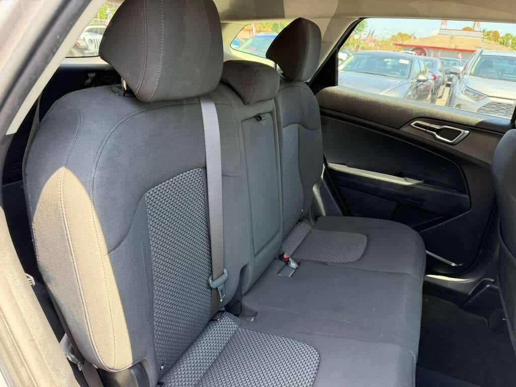 2023 Kia Sportage Hybrid LX AWD 4dr SUV