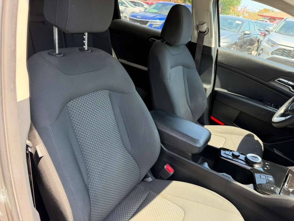 2023 Kia Sportage Hybrid LX AWD 4dr SUV