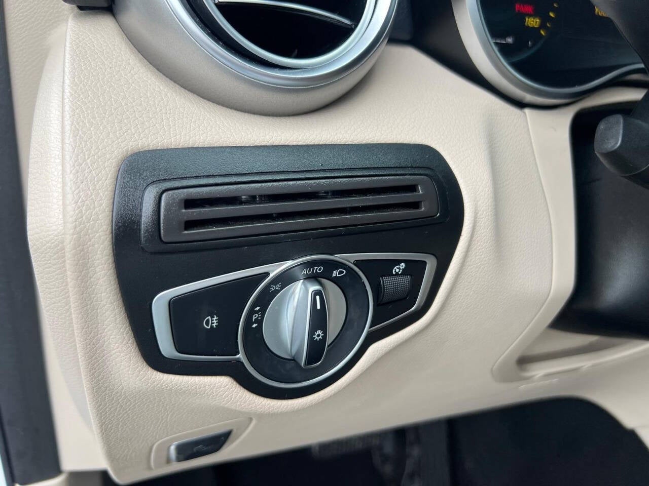 2022 Mercedes-Benz GLC GLC 300 4dr SUV