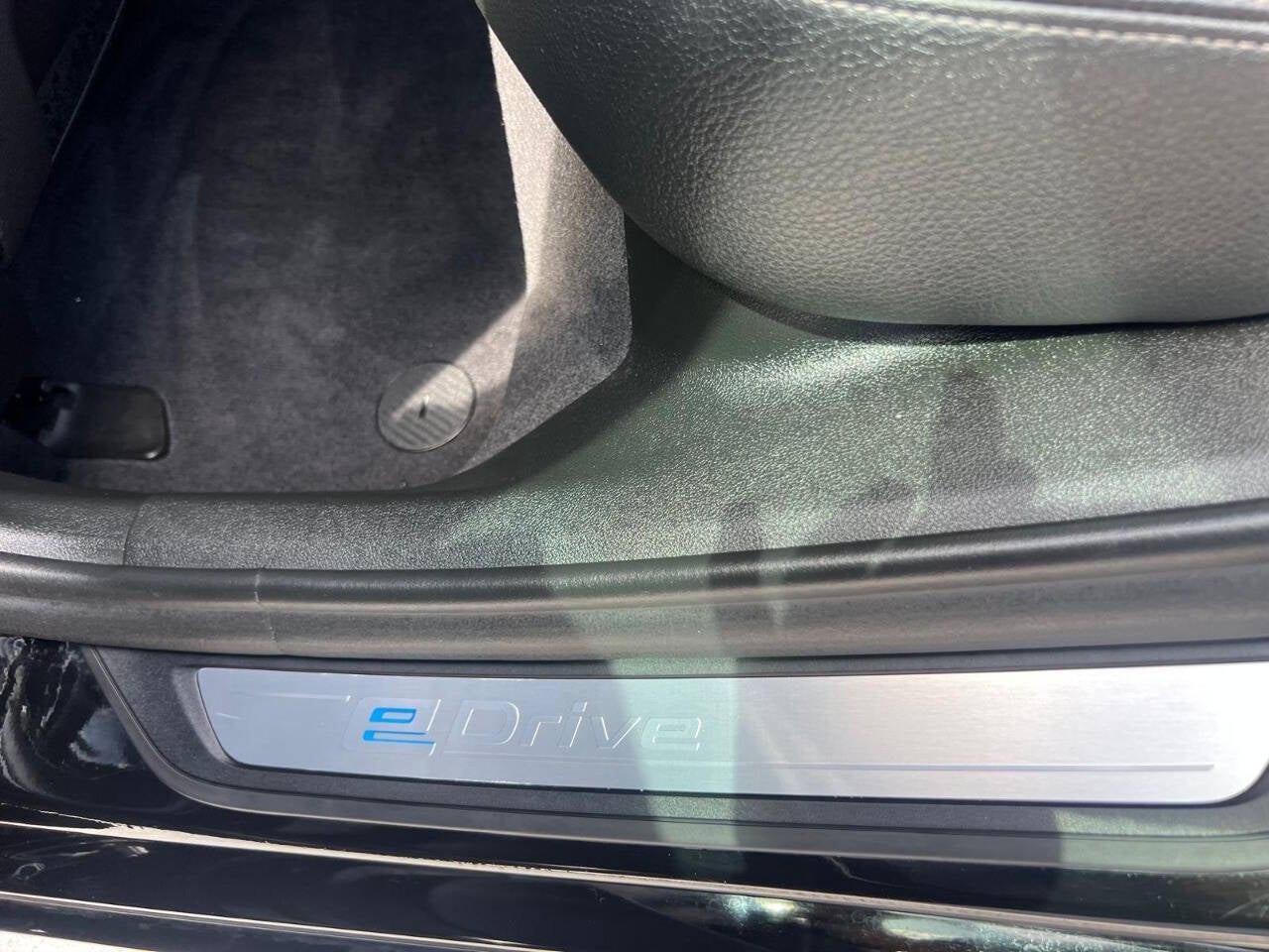 2018 BMW 5 Series 530e iPerformance 4dr Sedan