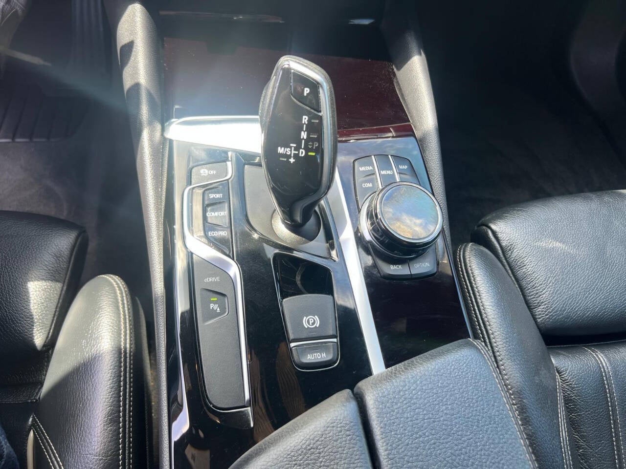 2018 BMW 5 Series 530e iPerformance 4dr Sedan