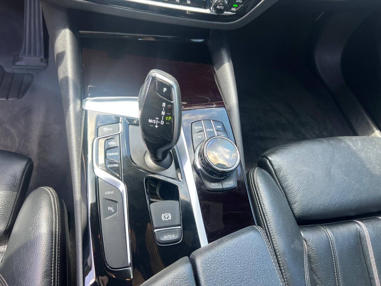 2018 BMW 5 Series 530e iPerformance 4dr Sedan