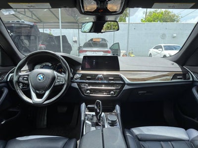 2018 BMW 5 Series 530e xDrive iPerformance AWD 4dr Sedan
