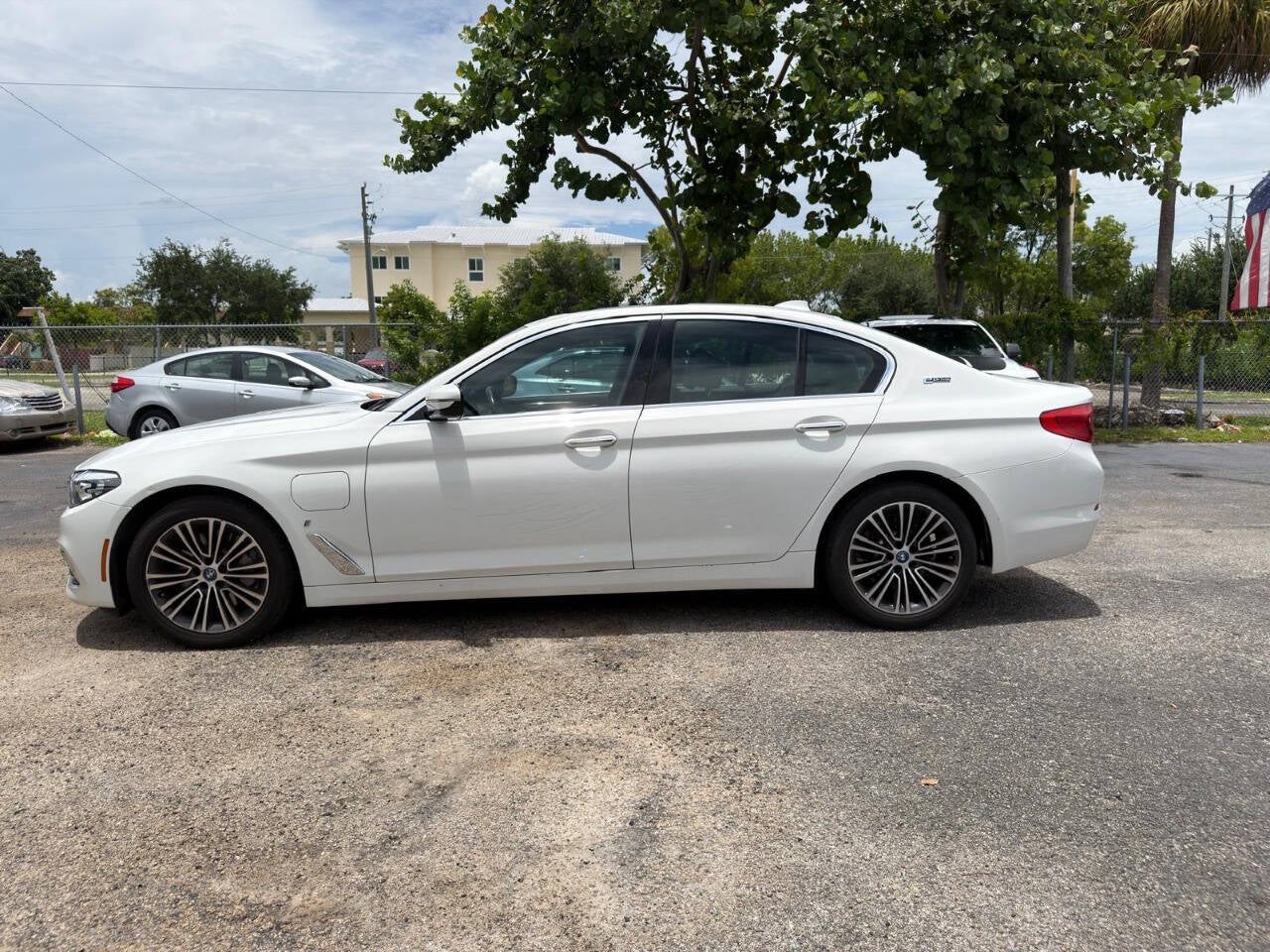 2018 BMW 5 Series 530e xDrive iPerformance AWD 4dr Sedan