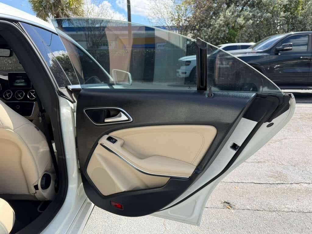 2016 Mercedes-Benz CLA CLA 250 4dr Sedan