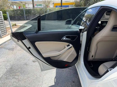 2016 Mercedes-Benz CLA CLA 250 4dr Sedan